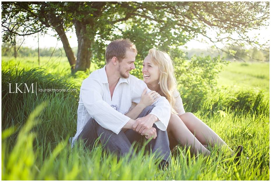 Milwaukee-Fun-Engagement-Session-Wisconsin-Wedding-Photographer_0019.jpg