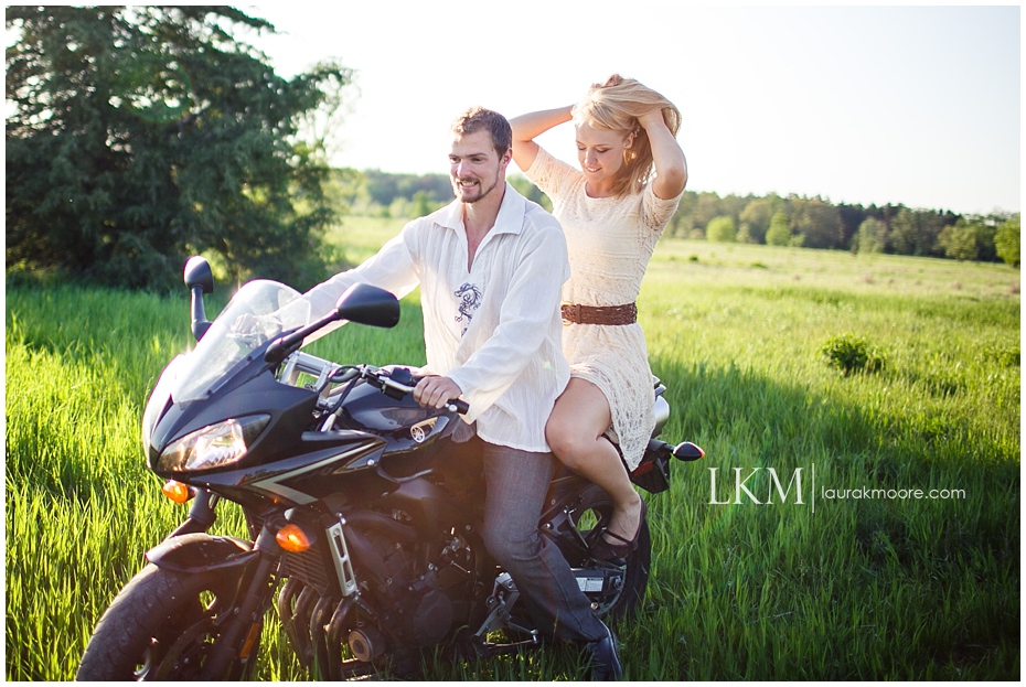 motorcycle-sexy-engagement-session