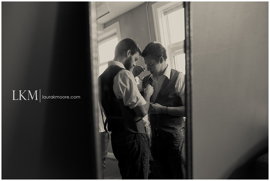 Milwaukee-Wedding-Photographer-Laura-K-Moore-KUHLOW_0038.jpg