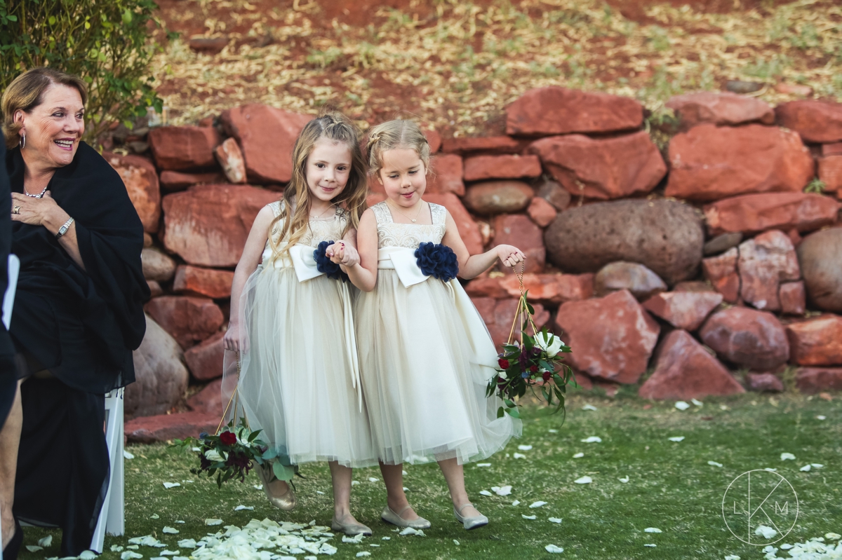 L'Auberge-de-Sedona-wedding-venue-arizona-photographer-flowergirls-inspiration