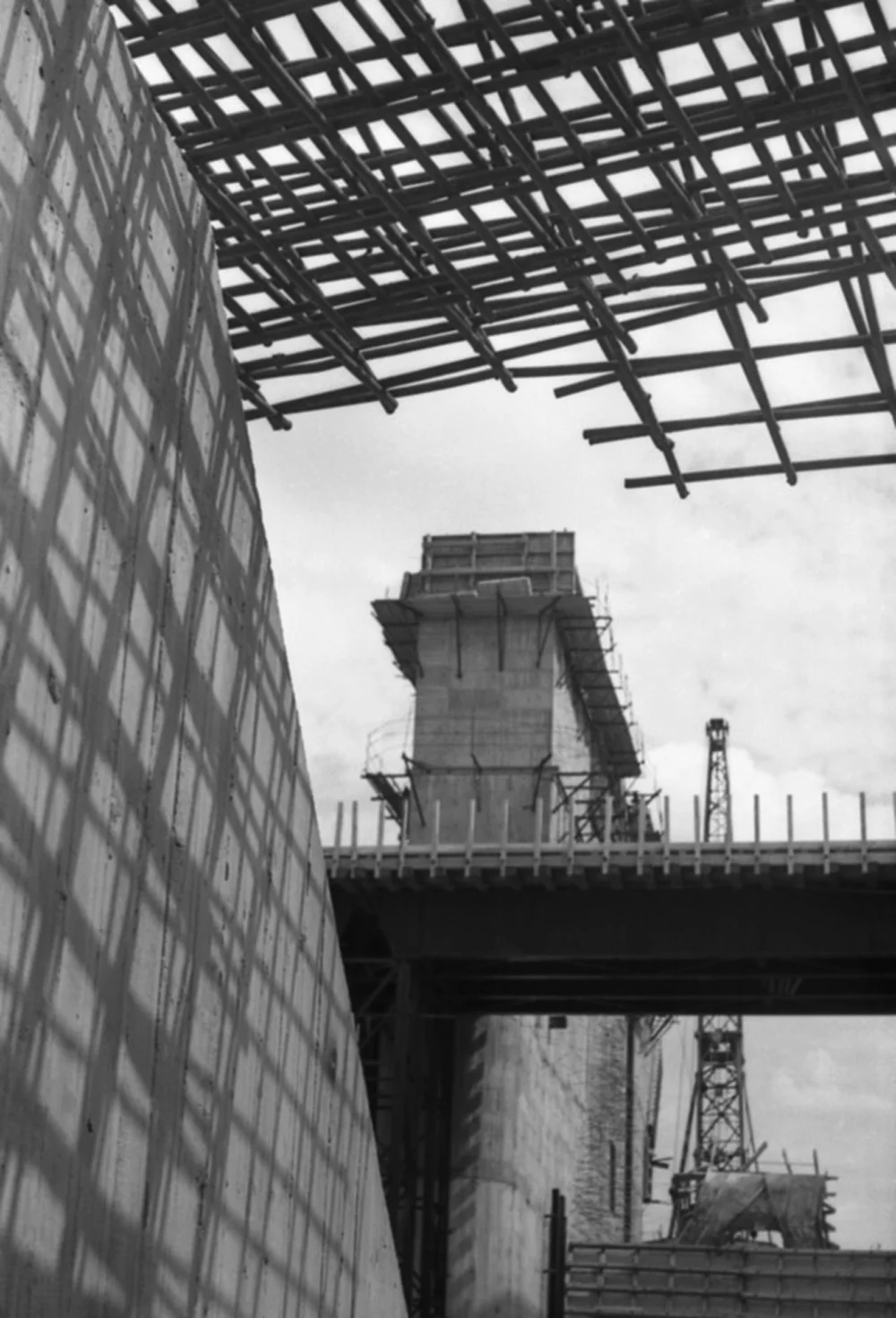 From the coverage of the construction of the Kaunas Hydroelectric Power Station 2, 1959