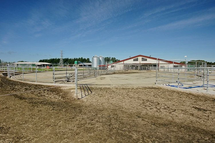 CowhouseConstruction122-3766-big.jpg