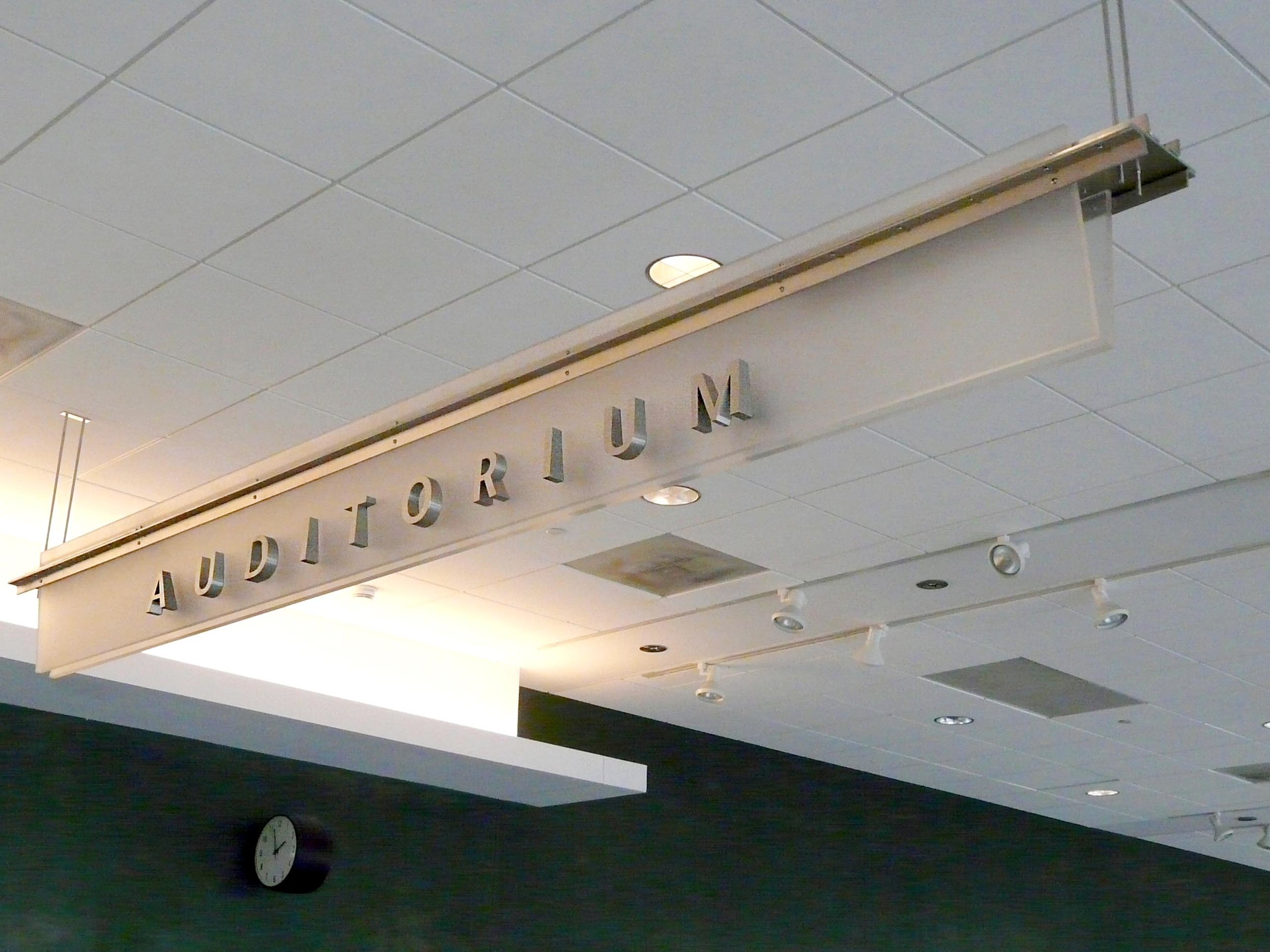 interior wayfidning signage university.jpg