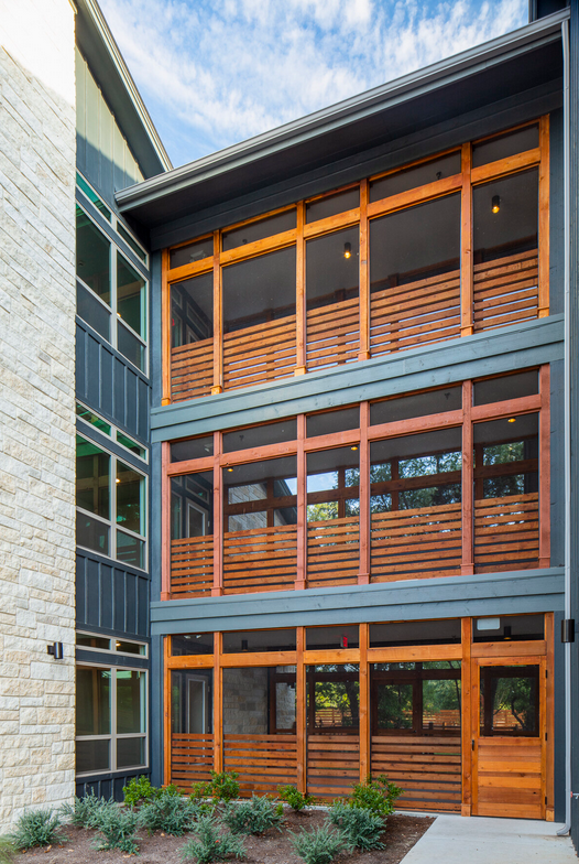 Screenshot 2023-04-26 at 11-10-37 Merrit Hill Country — Spring Architects.png