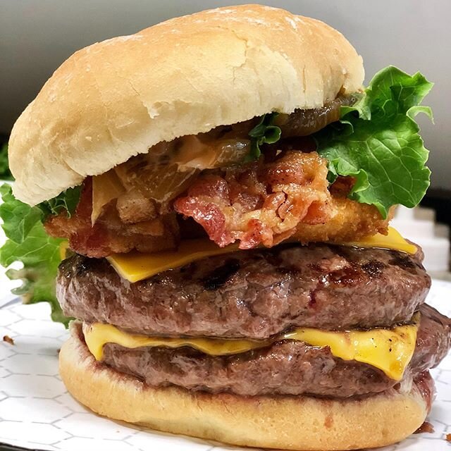 Double Bacon Cheese Burger 😍 #burgerbite #lunch #burger #beauty #delicious #lieats #longislandburger