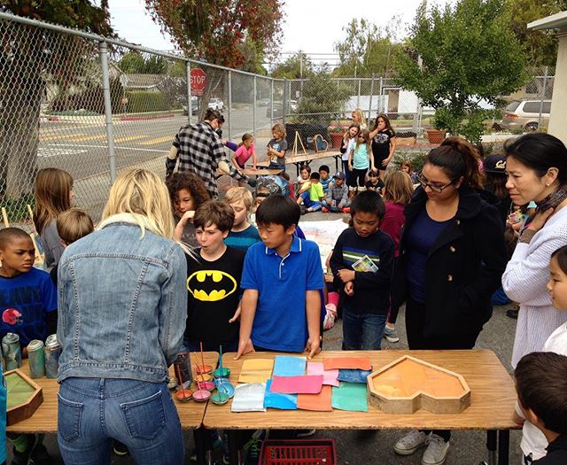 @morecanlove stopped by #marvistaelementary to teach 3rd graders about #upcycling and inspiring them to make #art #canlove