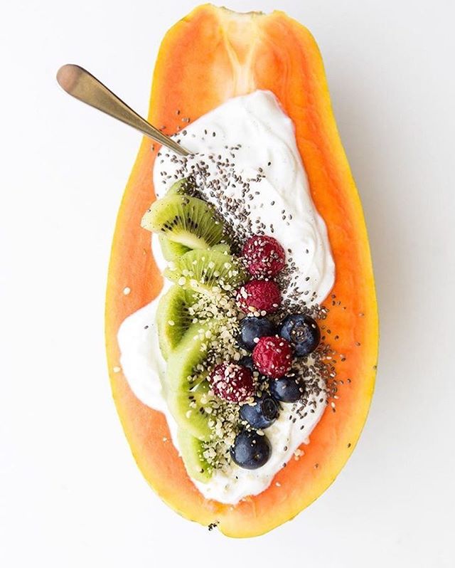 Breakfast? ✔️ This papaya smoothie bowl has got us all like... Recipe, using our breakfast essentials protein, up on The Akki Life. #akkilife