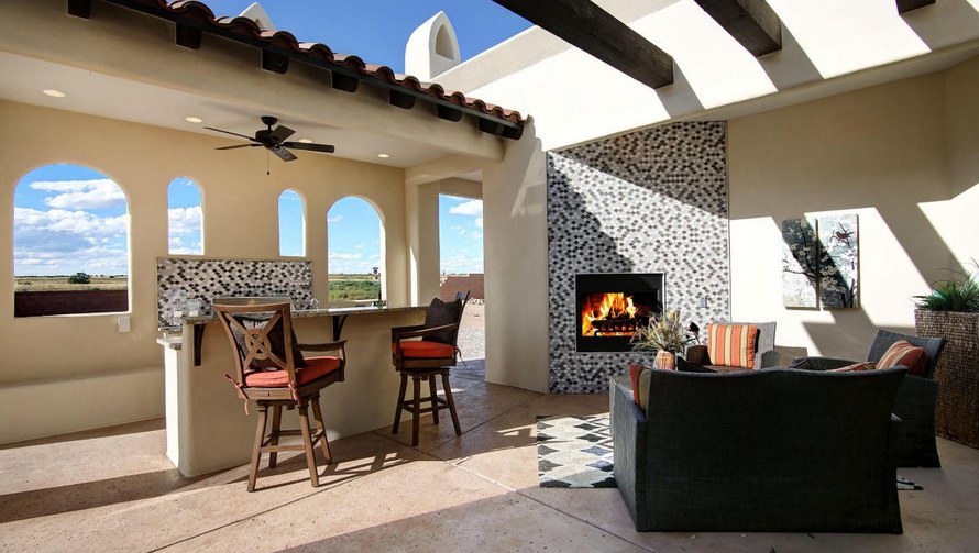 Outdoor Dining Area