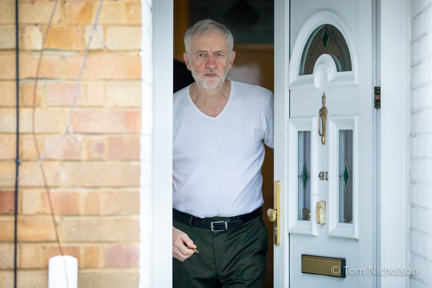 ©2017 Tom Nicholson. 08/02/2017. London, UK. Jeremy Corbyn leaves his home in North London. Today, Labour MPs will be voting for the final time on the Brexit bill. Corbyn, the Leader of the Labour Party, has imposed a three-line whip on Labour MPs.