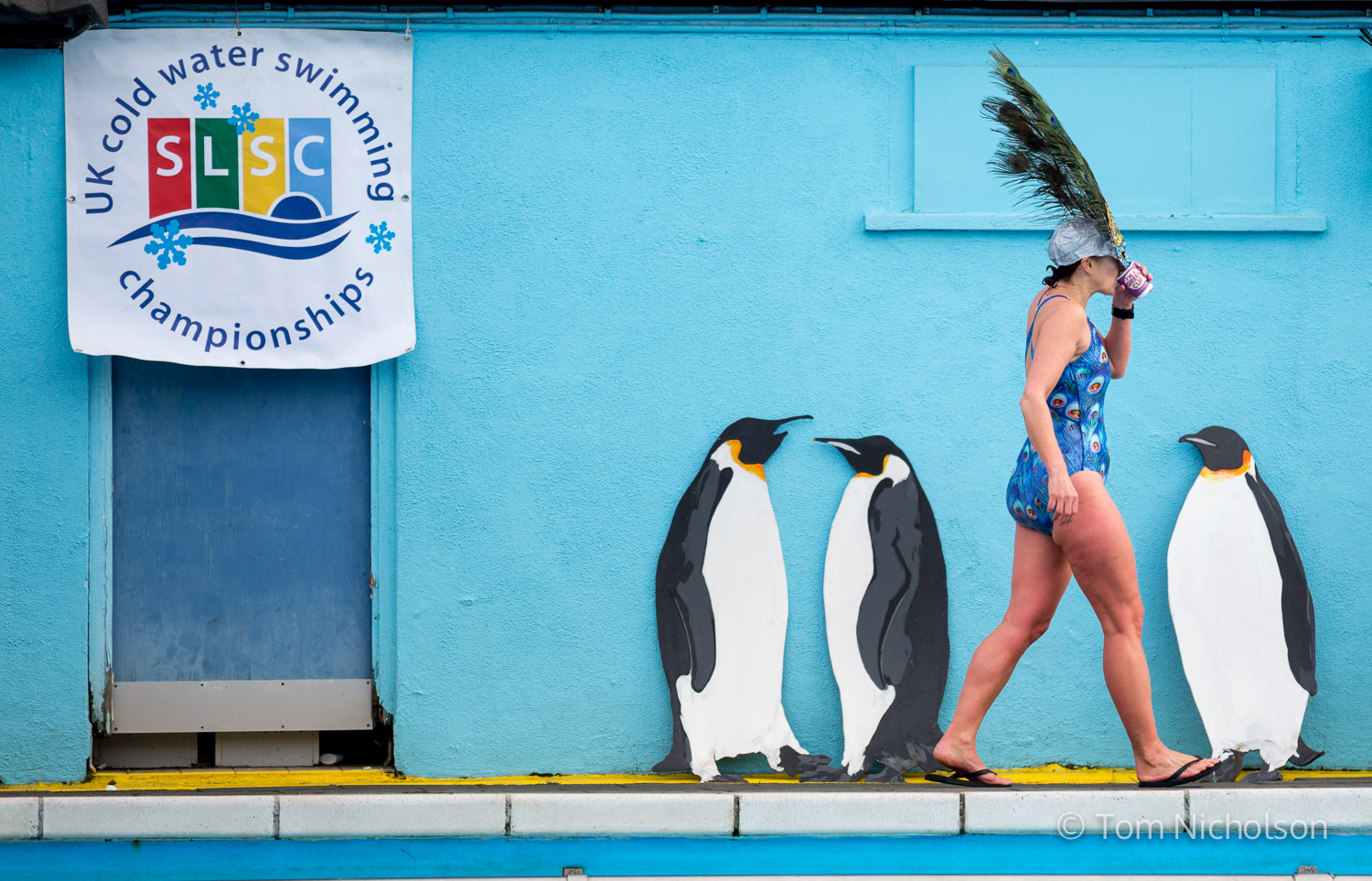 ©2017 Tom Nicholson. 28/01/2017. London, UK. The 7th UK Cold Water Swimming Championships take place at Tooting Bec Lido. Ice in the Lido has only recently thawed following freezing temperatures in London over the past week. 