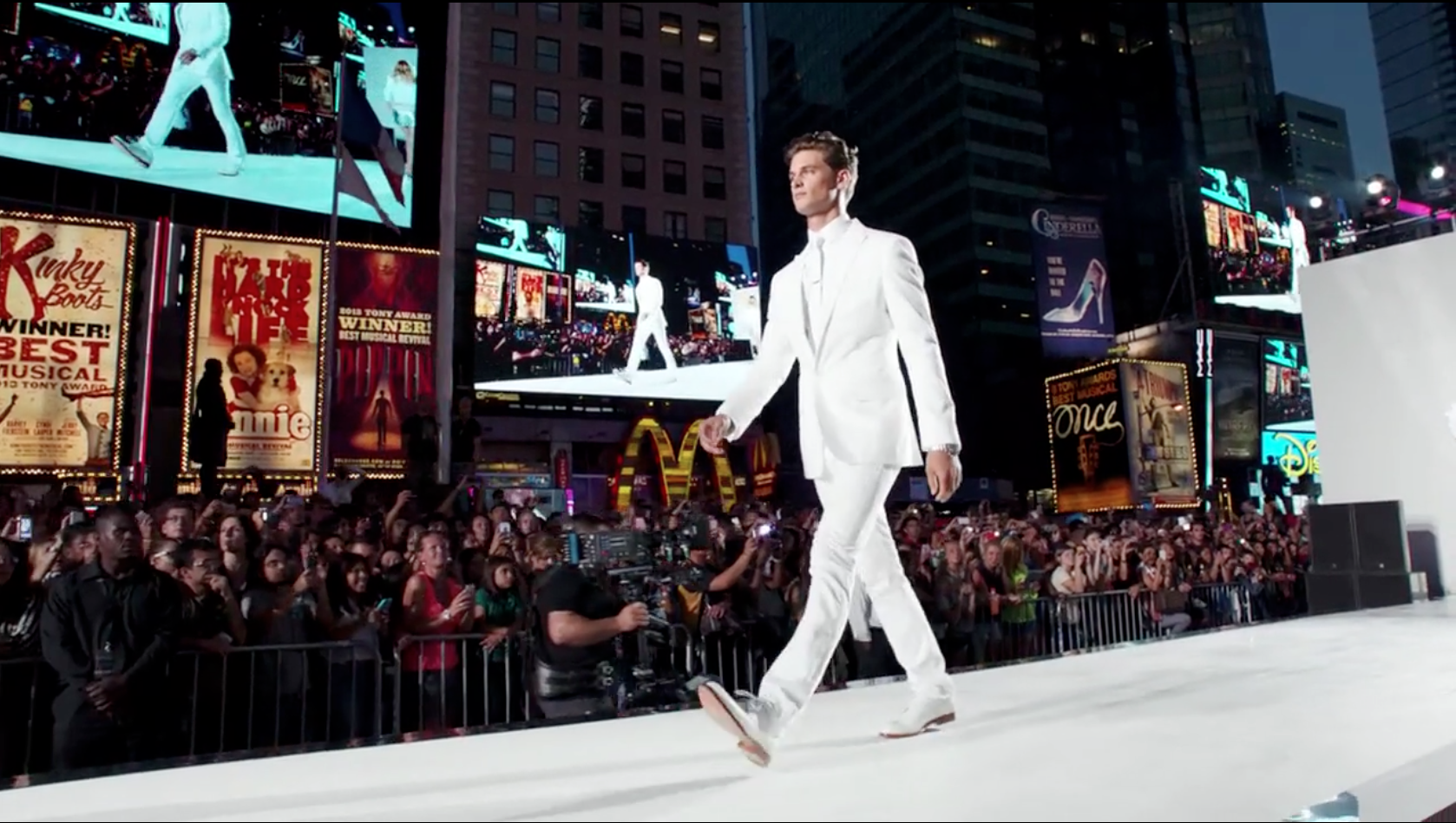 NYC RUNWAY HOLIDAY2013