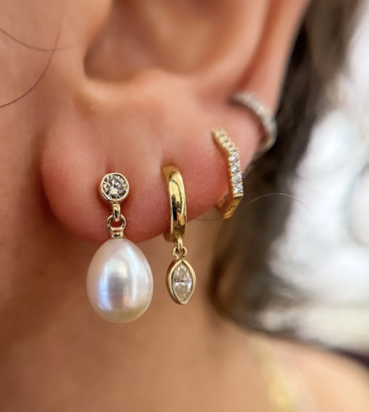 18kygchampagnediamonds+freshwaterpearlearrings_v2_3.jpg