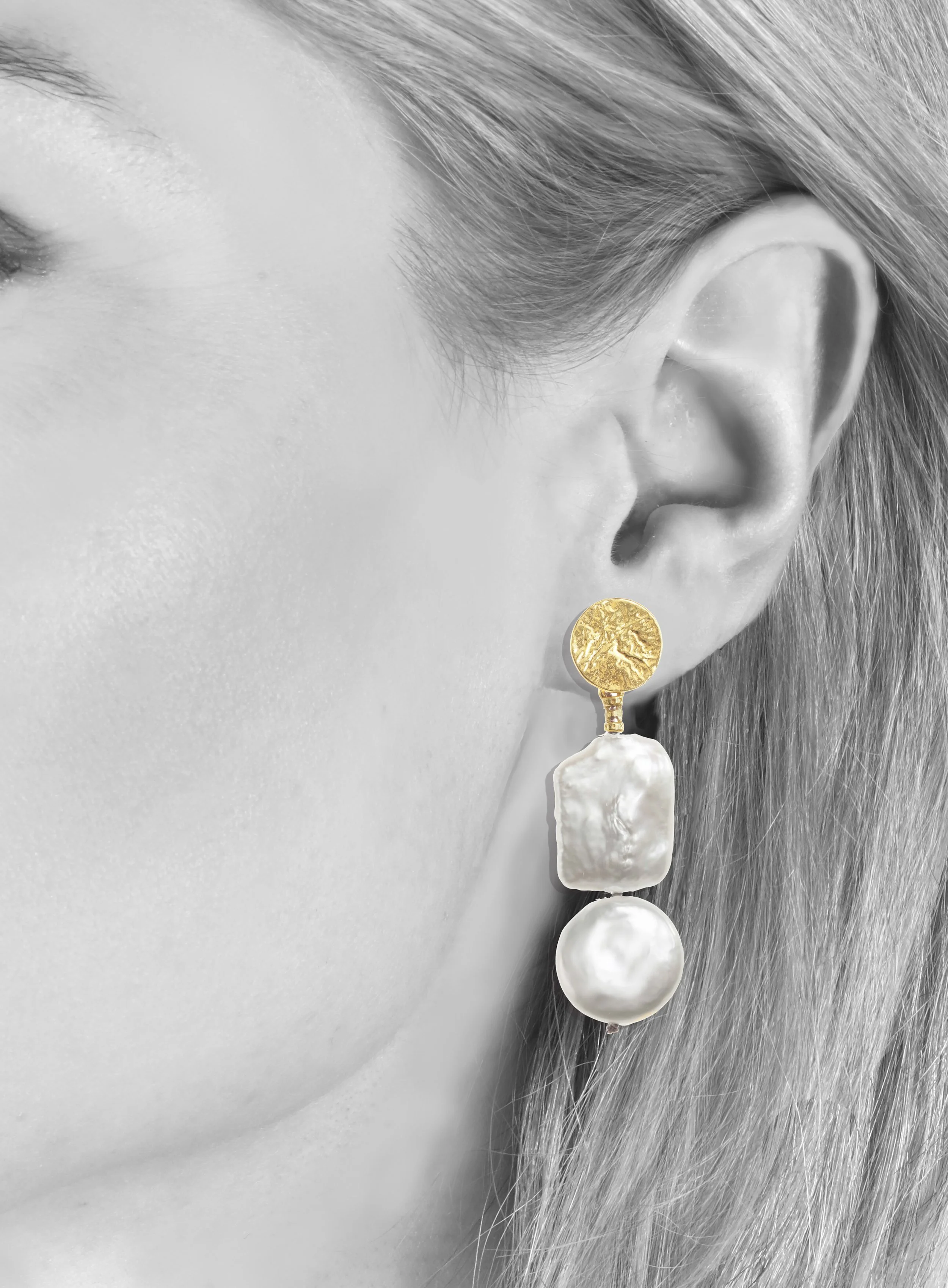 EAR2HG-Lwhck 2.jpg