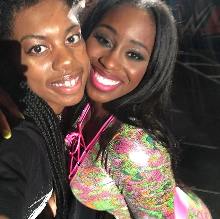 Melanin queens Ebony gets a pic with Naomi.