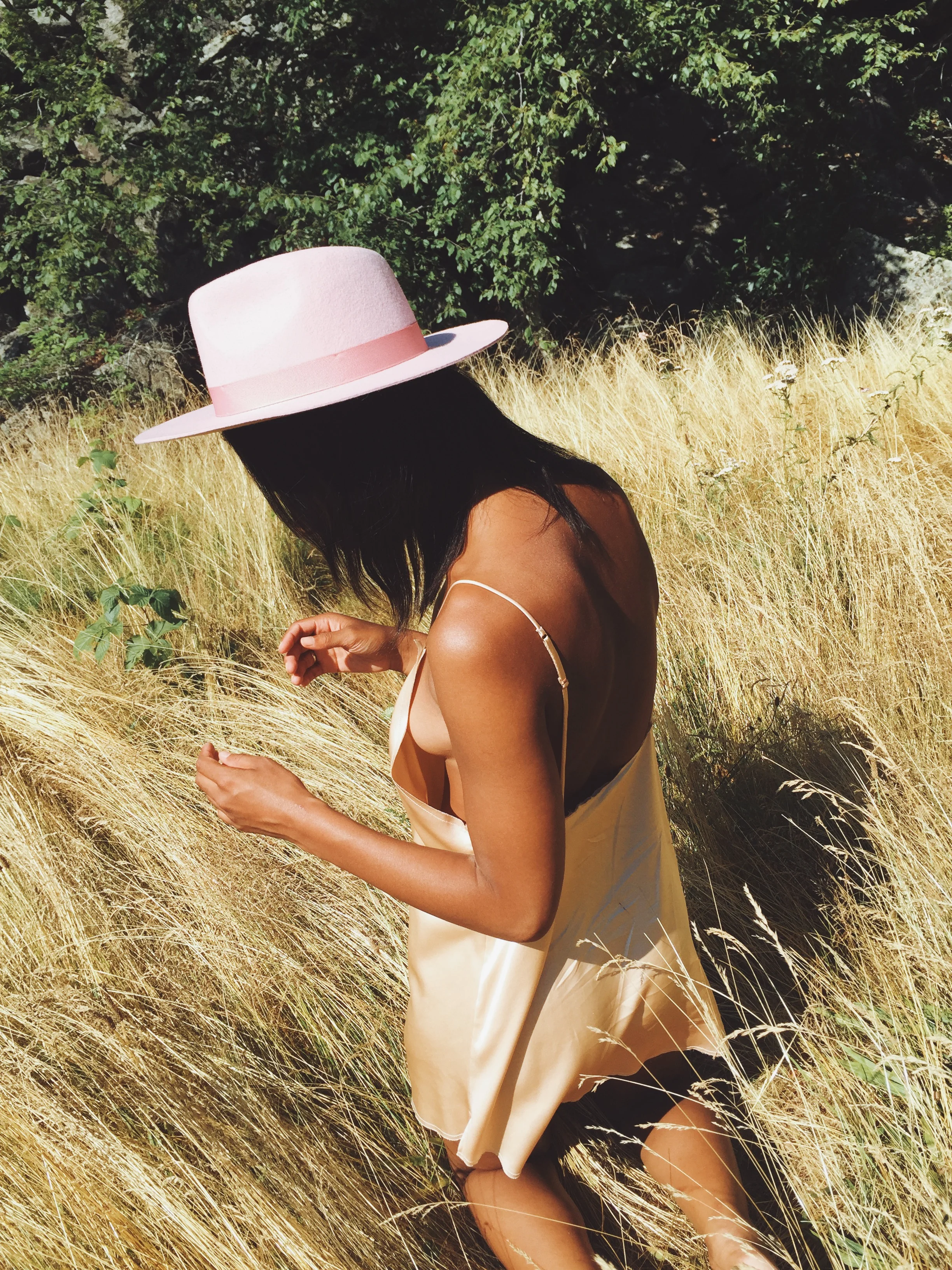Claire+leana+millar+wearing+the+Are+You+Am+I+Zillah+Slip+in+Blush+&+Lack+of+Color+Stardust+Fedora-2.jpeg