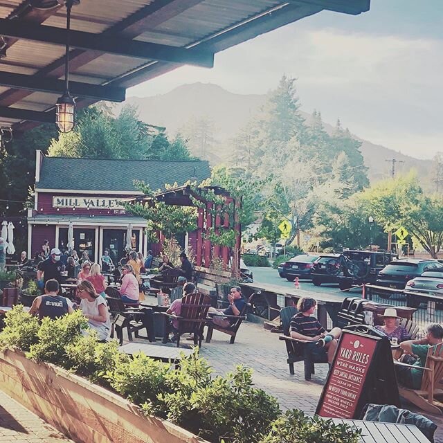 Come enjoy the afternoon sunshine while dining outside 🍻 @watershed.mv .
.
.
.

#takethenightoff
#supportlocalbusiness
#supportsmallbusiness #takeoutmillvalley
#watershedmv 
#millvalleylumberyard #mvly #millvalley #community #goodeats #supportlocal 