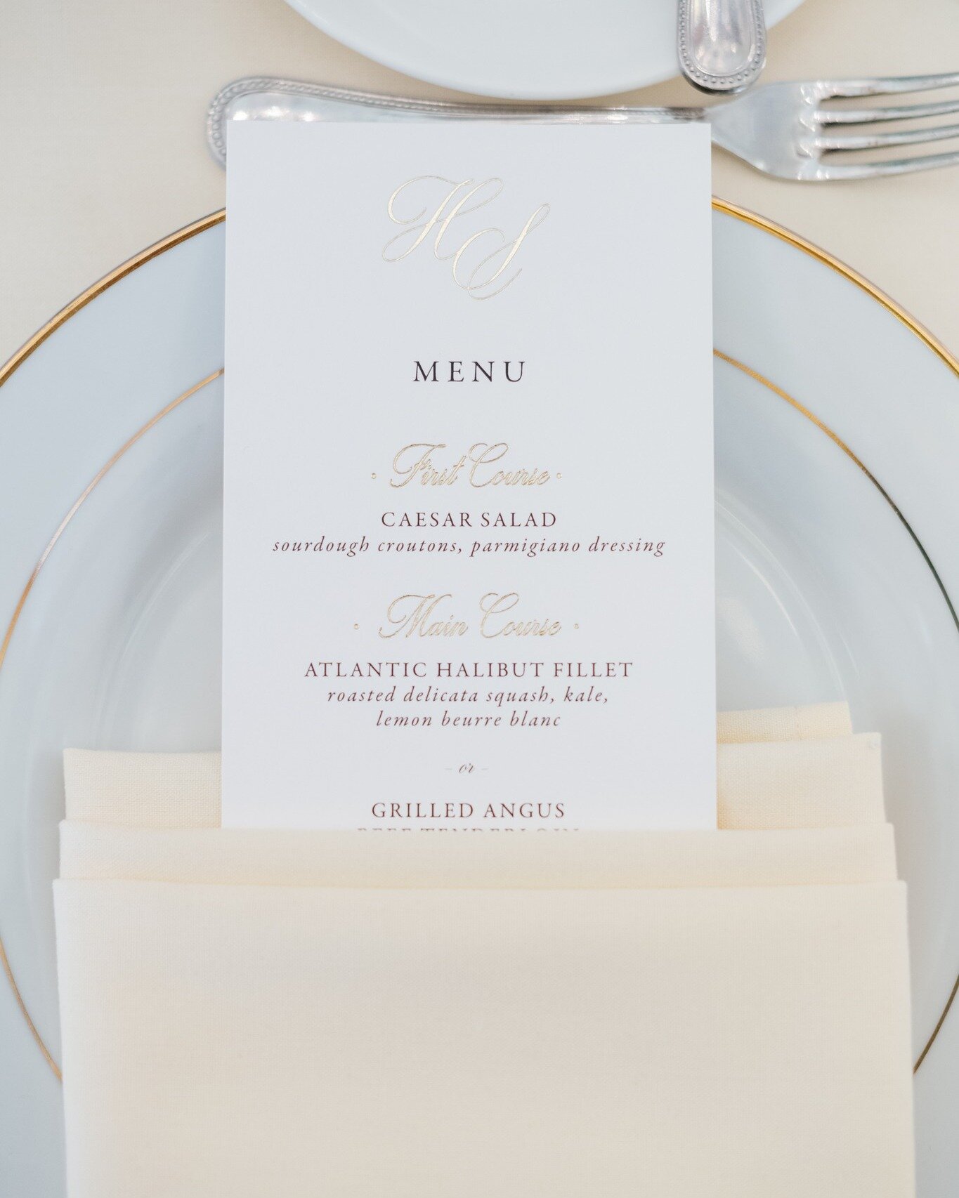 Love a little glitz on the menu!

Planning: @jenstrunkevents 
Photo: @brookeallisonphoto 
Venue: @castlehillinn