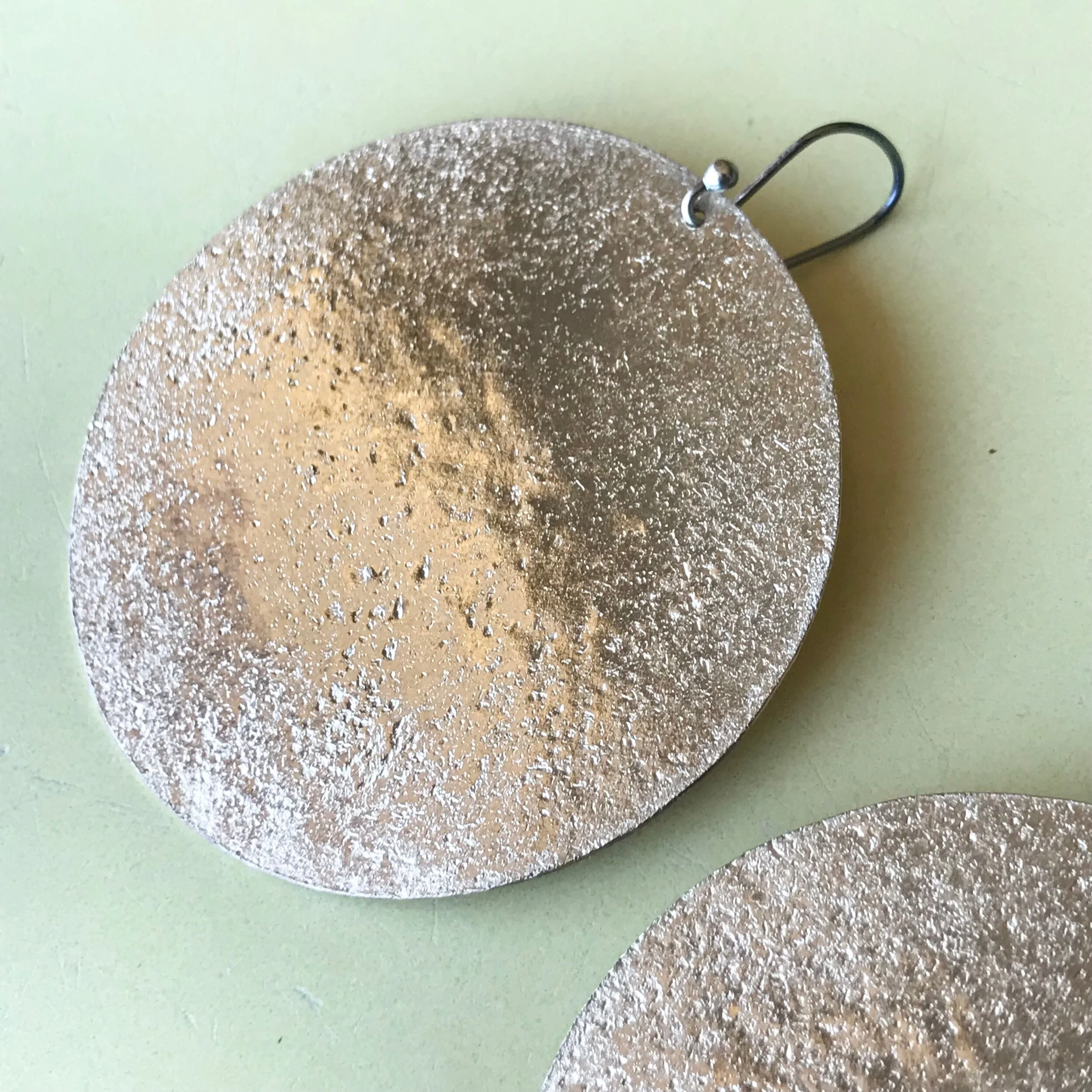 0F1DC129-A2D9-42E7-A696-9911068B63AE