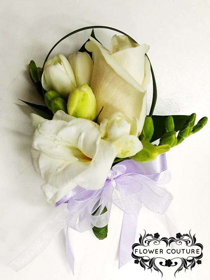 Cream rose & white freesia
