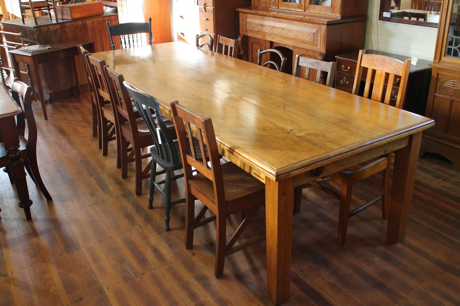 large pine dining table 004.jpg