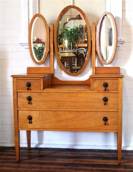 Maple Dressing Table.jpg.jpg