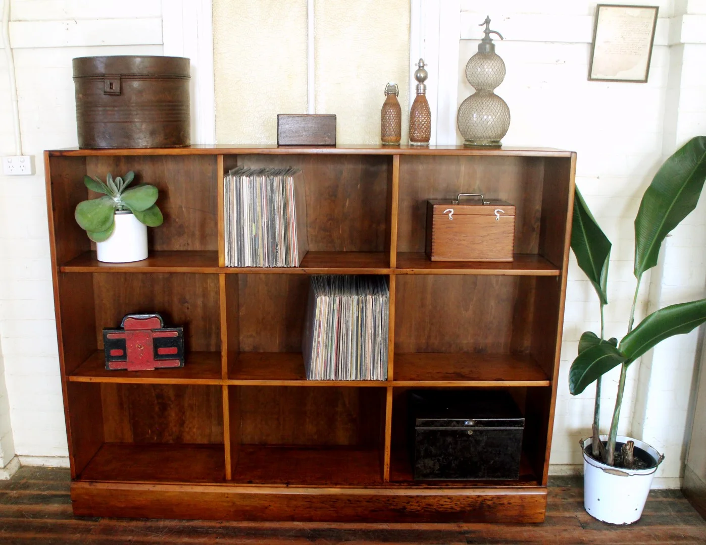 Hoop Pine Pigeonholes 2.jpg