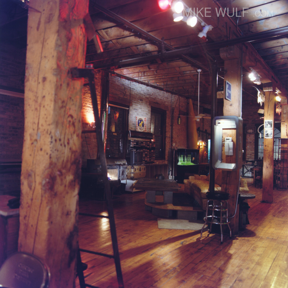 lofthi04x_resize.jpg