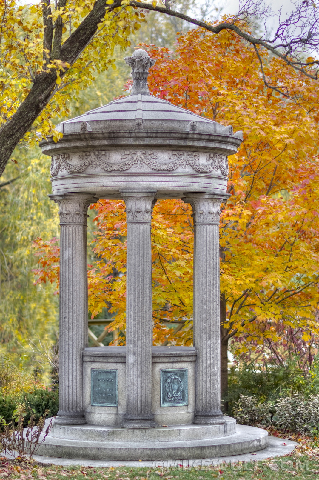 Wulf_2012GracelandFall15_resize.jpg