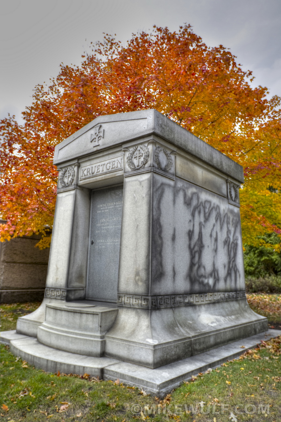 Wulf_2012GracelandFall14_resize.jpg