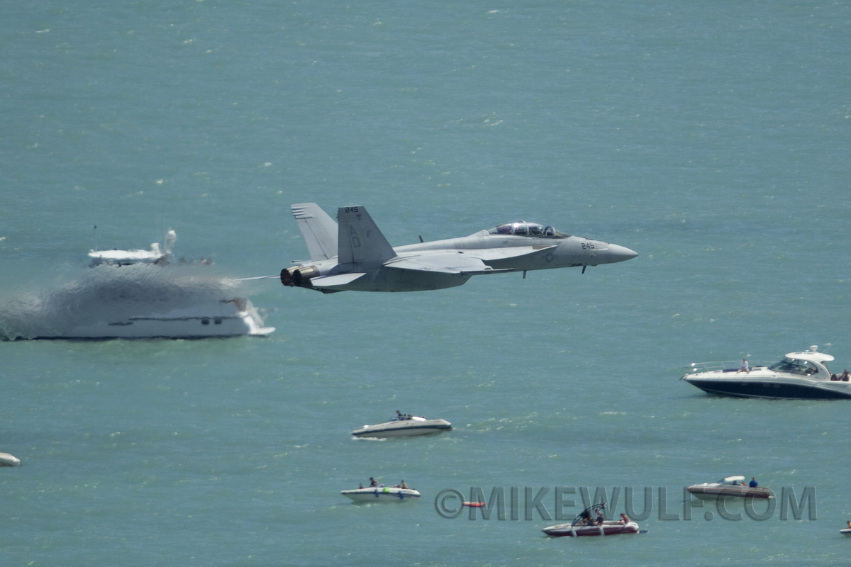 wulf_chicagoairshow18.jpg