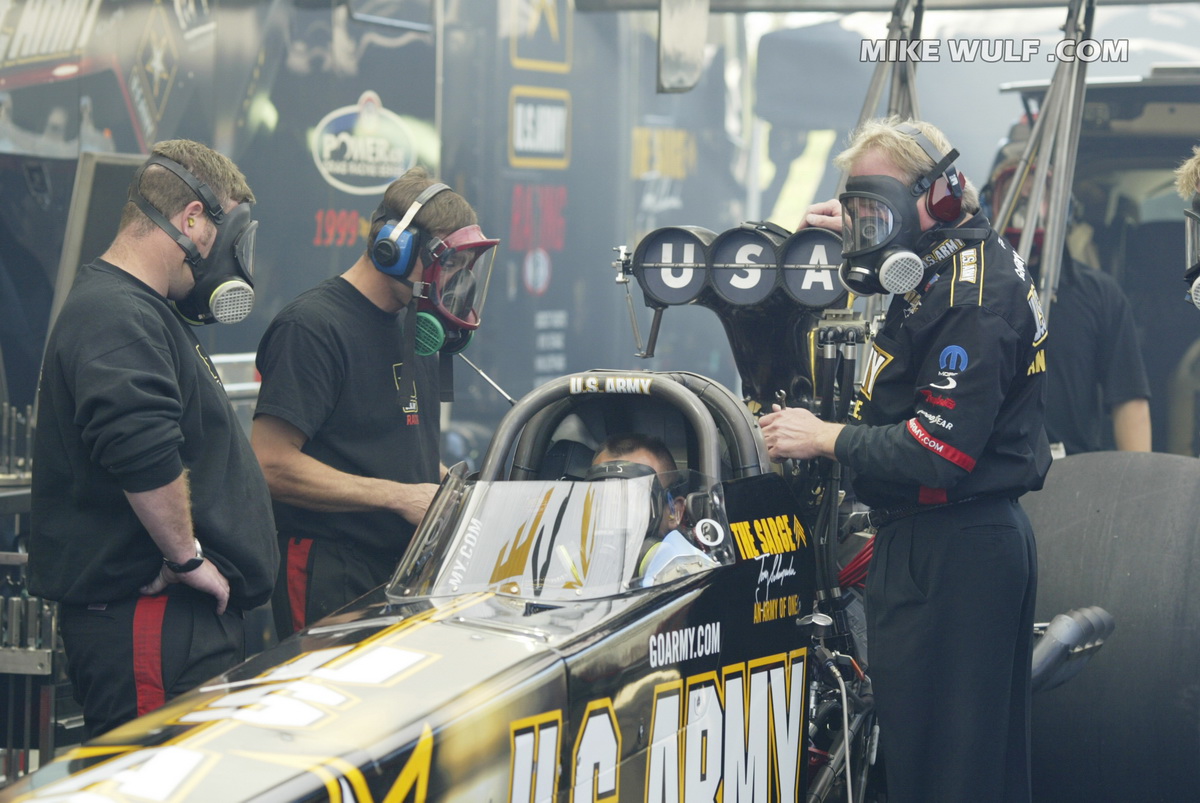 wulf_nhra2004_10.jpg