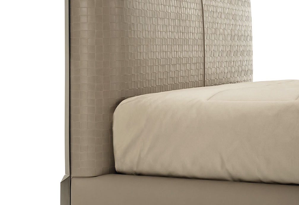 tr band bed detail 1-crop-u107932.jpg