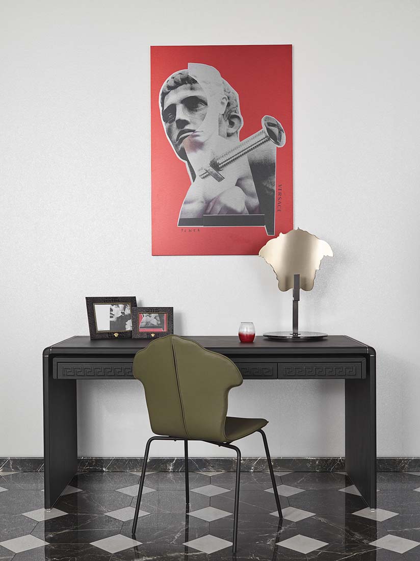 VG2 Version 2 Desk 2.jpg