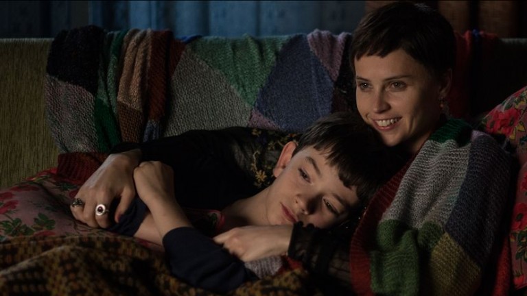 Un monstruo viene a verme (2016)