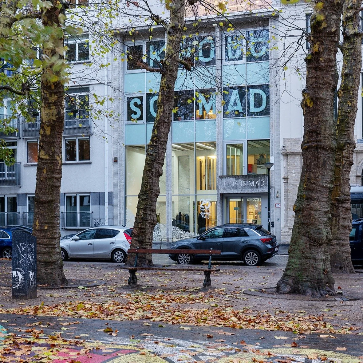 !! LAST DAYS !!
KNOTT so MAD

An exhibition on 25 years Jean Paul Knott 28/11/2025 &ndash; 31/01/2026 

@jeanpaulknottbrussels 
@jeanpaulknott 
@mad.brussels 

📸 @mireille.roobaert 

#belgianfashion #jeanpaulknott #madbrussels #sophiecarreepr #lesfi