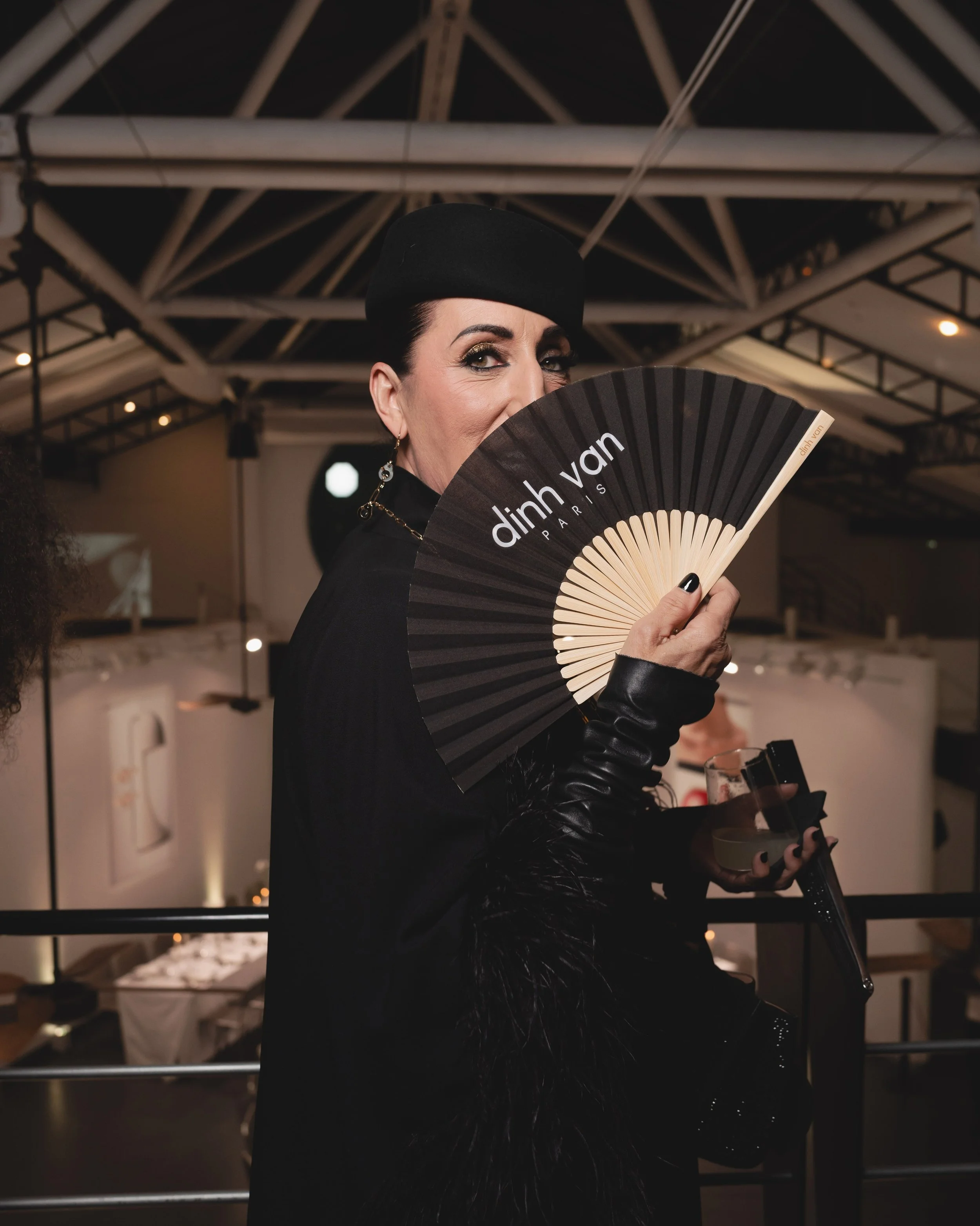 Rossy de Palma's hosting the Menottes dinh van dinner. An unforgetable evening. 🪭

@dinhvanparis 
@rossydpalma 
📸 @saywho @jeanpicon 

#dinhvanmenottes #dinhvan #dinhvanxrossydepalma #menottesdinhvan #sophiecarreepr