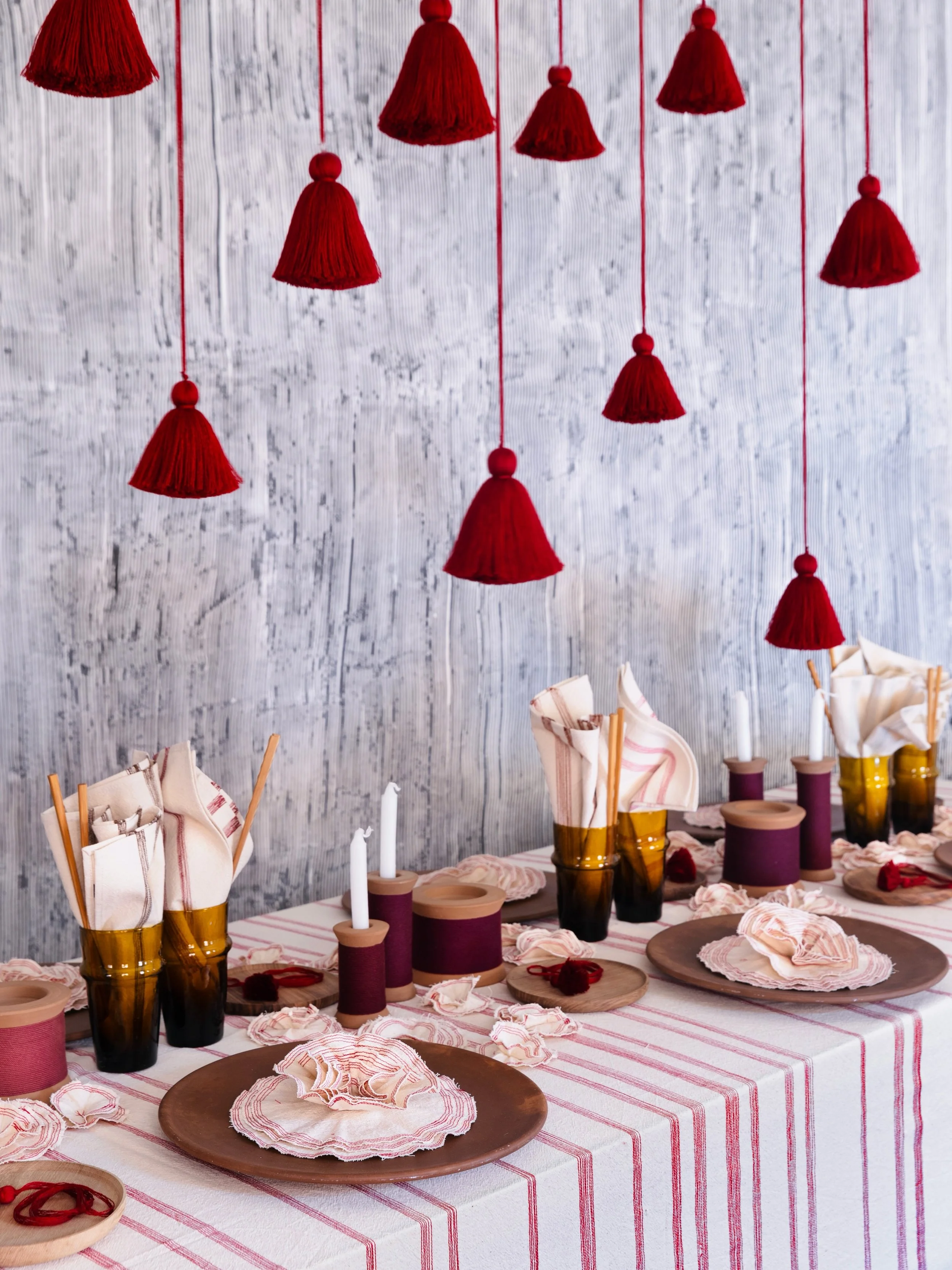 Val&eacute;rie Barkowski is setting up her Christmas table in Brussels 28.11.26 till 06.12.26, @boutemythierry studio, to showcase her latest  floral motif shaped creations.  Don&rsquo;t miss it !🧶

@valeriebarkowski 

#valeriebarkowski #thierrybout