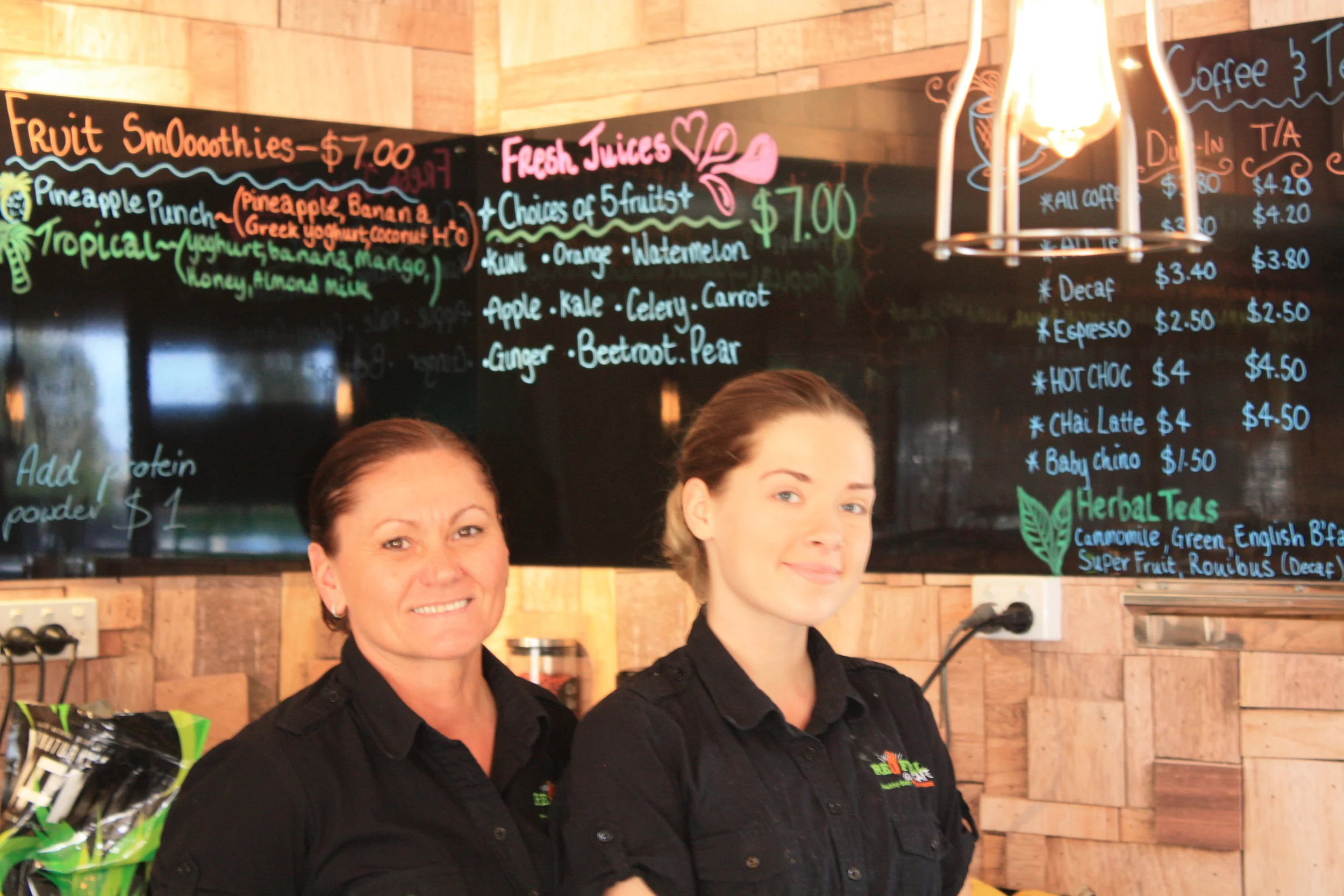 Donna and Jodie from Refuel @ 7 Cafe