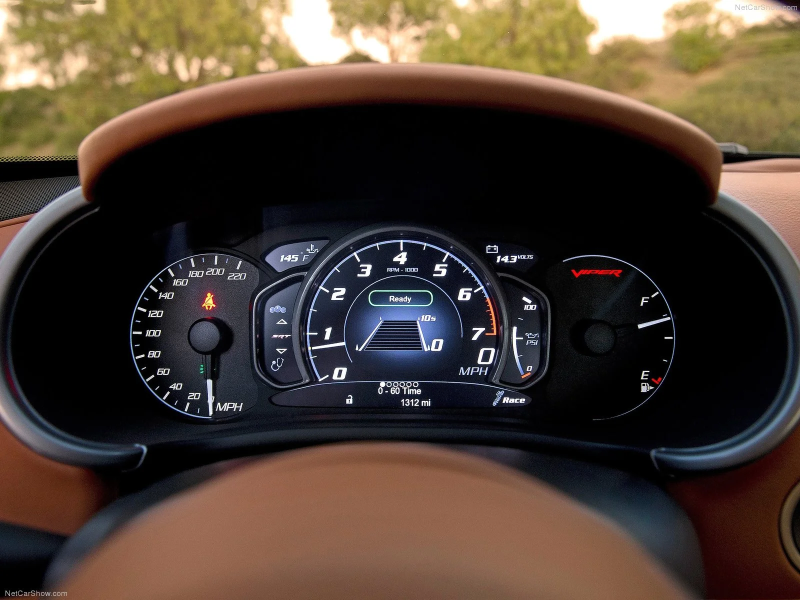 2013 SRT8 Viper gauge design