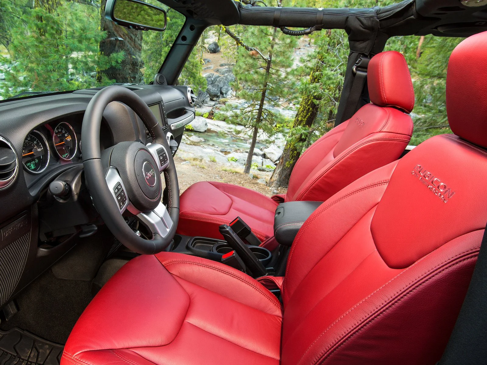 2013 Jeep Wrangler Rubicon 10th Anniversary Edition gauge design