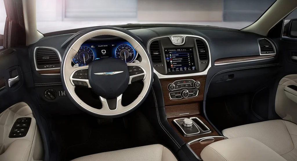 2015 Chrysler 300 gauge design