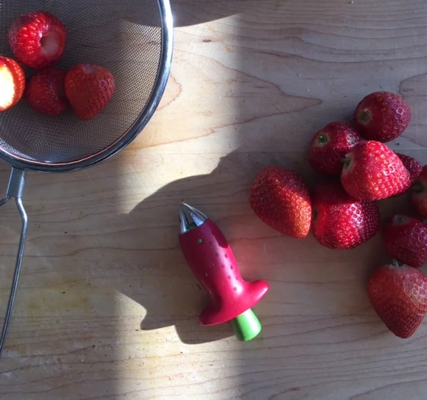 strawberry huller.jpg