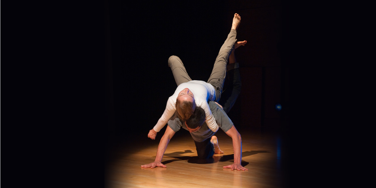 Banner-Kuntz-and-Company-Kramer-Janders-Leave-my-Shoes-by-the-Door-Dance-Theatre-death-and-dying-Ella-Mahler-Ben-Scholtz-Spencer-Thun-4.jpeg