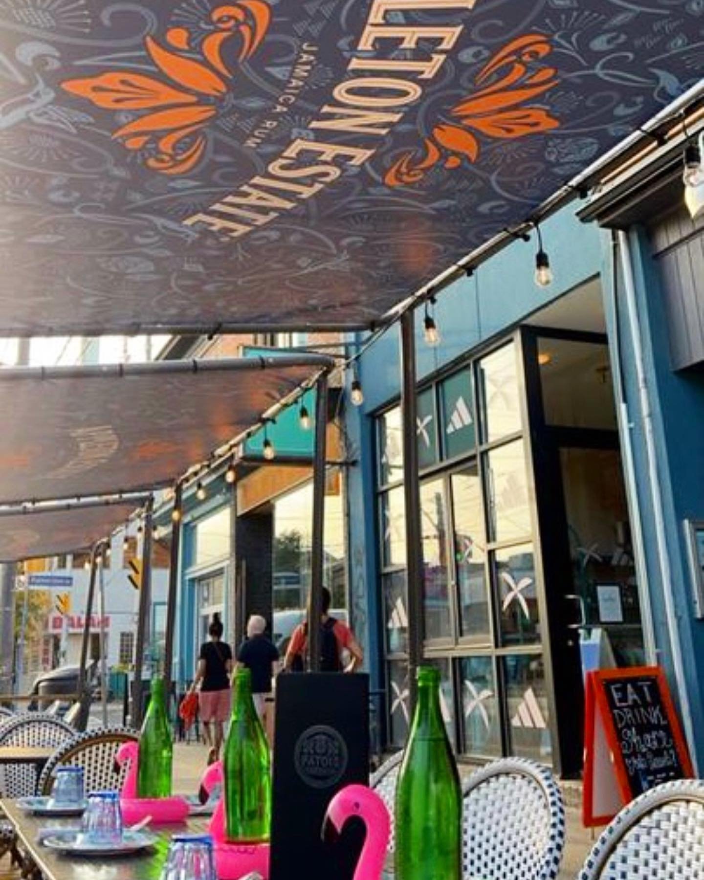 It&rsquo;s a holiday weekend and the vibes are GOOD! Patio SZN is back. 

Let&rsquo;s PARTY 🎉 

#patioszn #patio #patoistoronto #patoissummer #juicyjerk