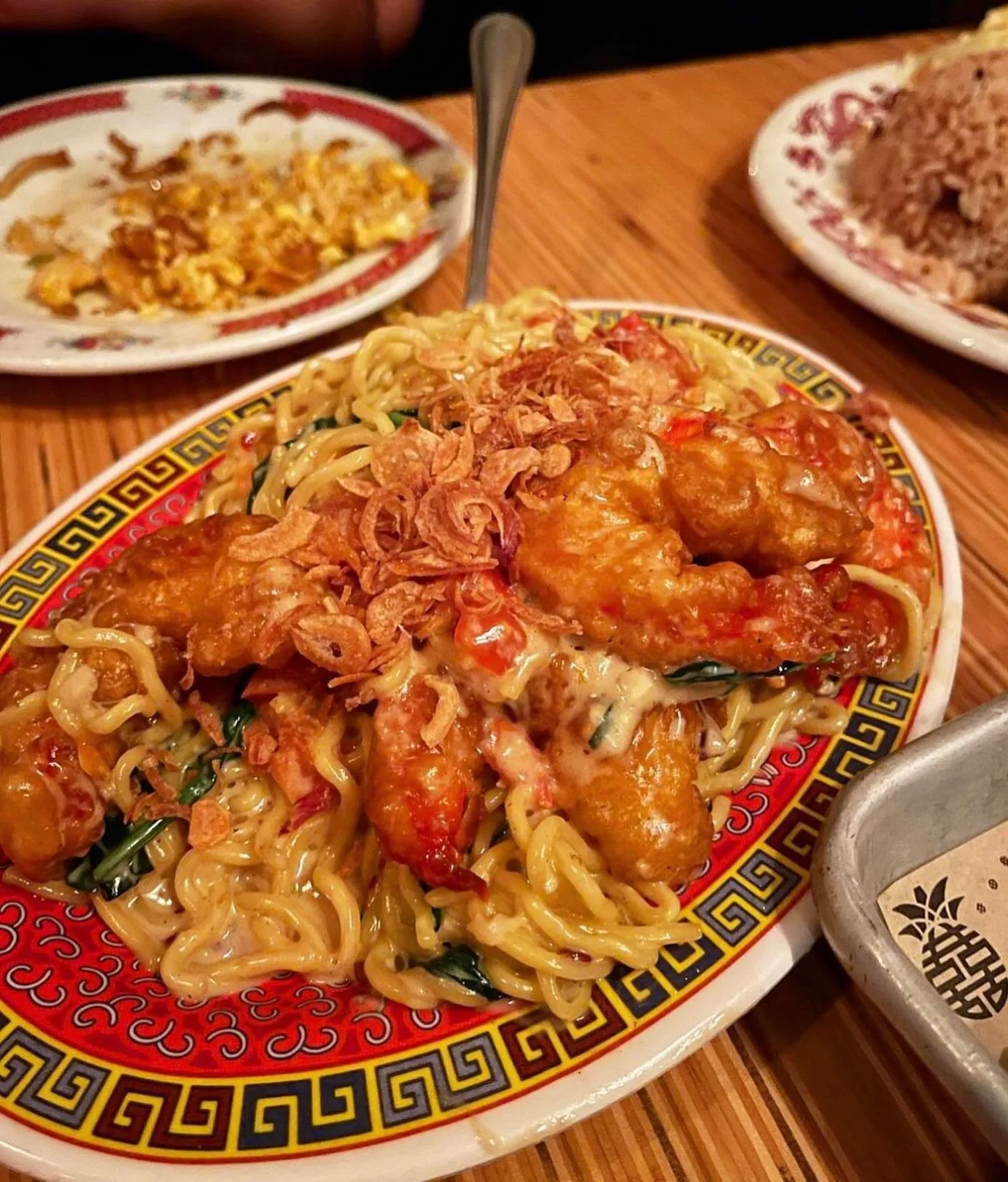 GUESS WHO&rsquo;S BACK&hellip; 👀
 Our Izakaya Shrimp Pasta 🍤 the dish you keep asking for! 
 🍤 Jumbo battered shrimp 🍜 Stir-fried ramen 🤍 Garlic umami cream 💚 Spinach 🍅 Tomato

Been WAITING for this one! ⬇️ 👉 Come celebrate Thanksgiving weeke