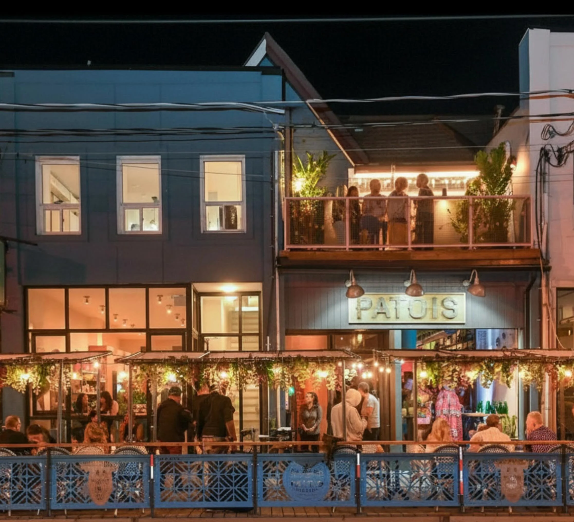 ALL ROADS LEAD TO THE PATIO AT 794 DUNDAS ST W: 

We got @aylaupstairs ROOFTOP PATIO #views 

PLUS Patois&rsquo; patio downstairs.

A good summer, GUARANTEED! 

Join us for dinner + views this week! Book via the links in bio 

📸: @georgepimentel1 

