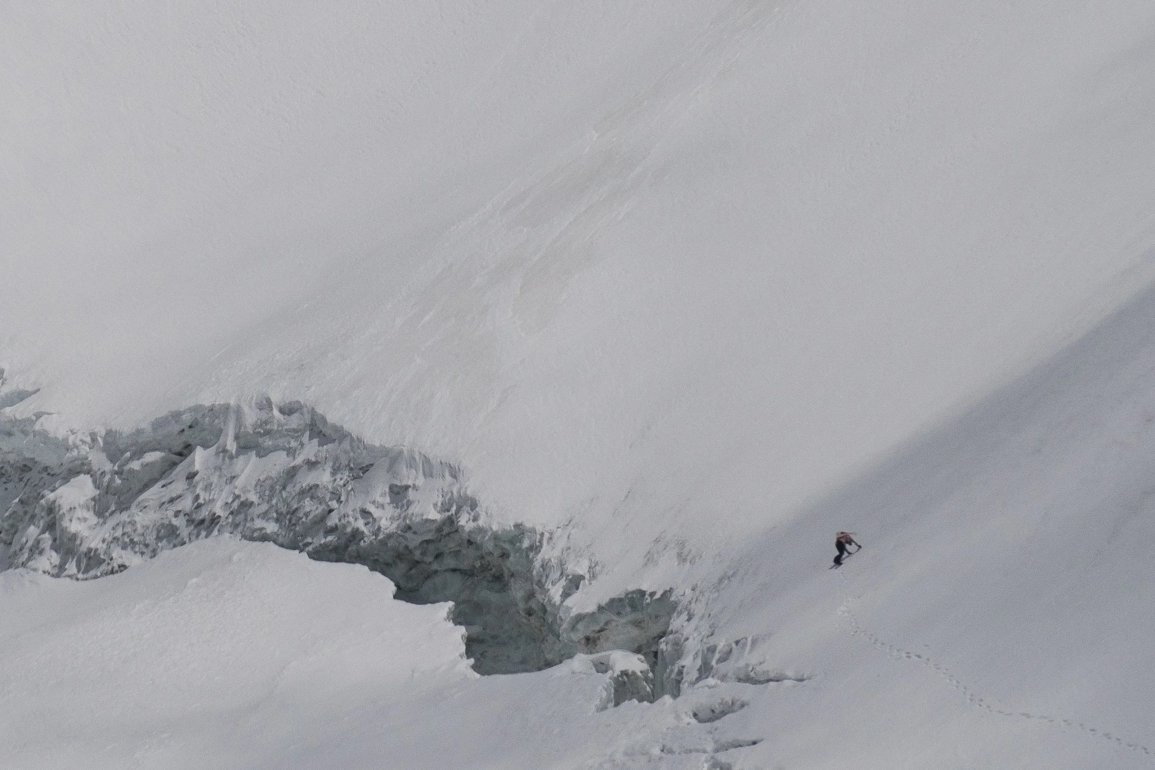 Ueli Steck climbing above the bergschrund on Sagarmāthā's South Face - 23 April 2017