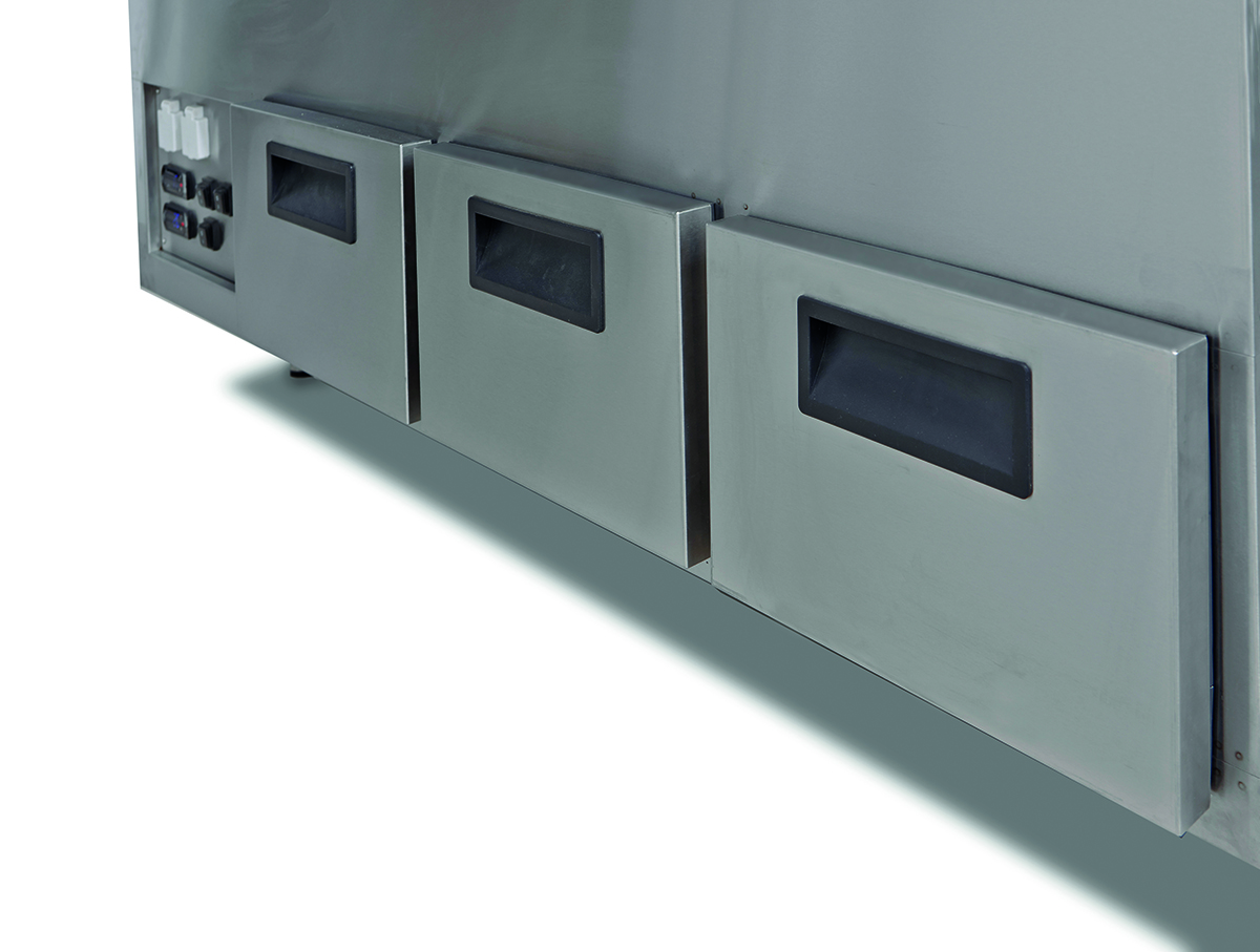 REFRIGERATED BOXESFor extra cold storage, the counters can be equipped with drawers