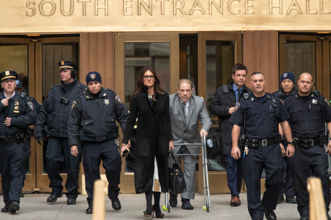  Harvey Weinstein, second from right, leaving court in Manhattan with his lead lawyer, Donna Rotunno, at the end of the first day of jury selection in his trial in early January.Credit...Mary Altaffer/Associated Press 