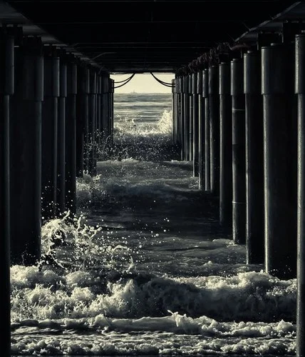 that was always my hiding spot until the tide rolled in
themidnighttsociety:

(via loveyourchaos)